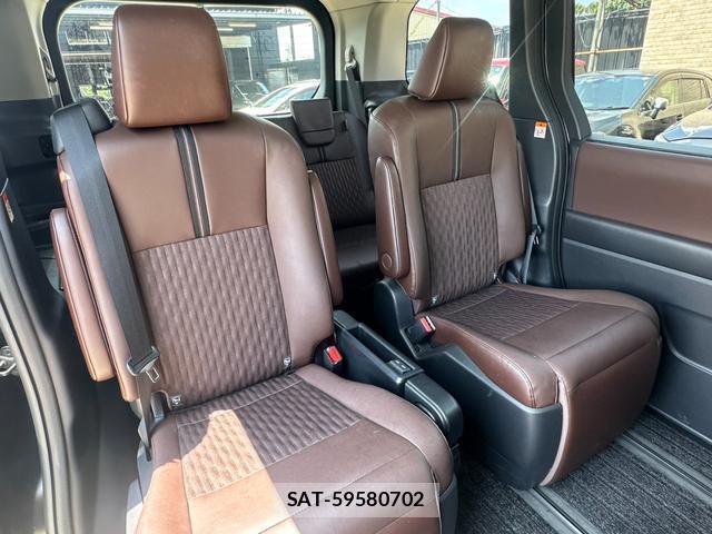 Toyota NOAH 2022-04 8285445-18