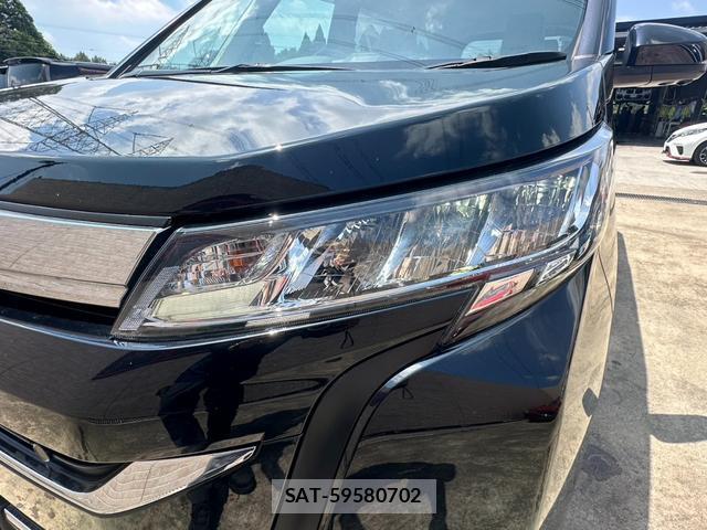 Toyota NOAH 2022-04 8285445-3