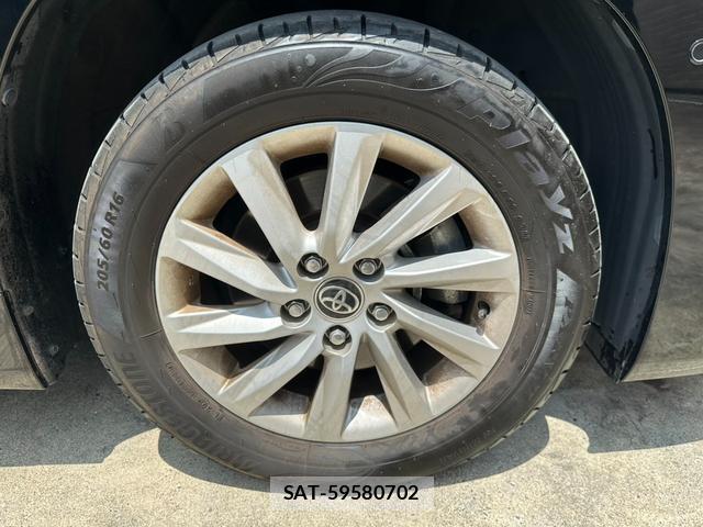 Toyota NOAH 2022-04 8285445-8