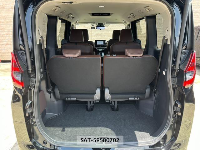 Toyota NOAH 2022-04 8285445-9