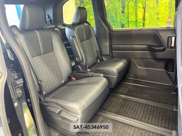 Toyota NOAH 2022-10 8285466-8