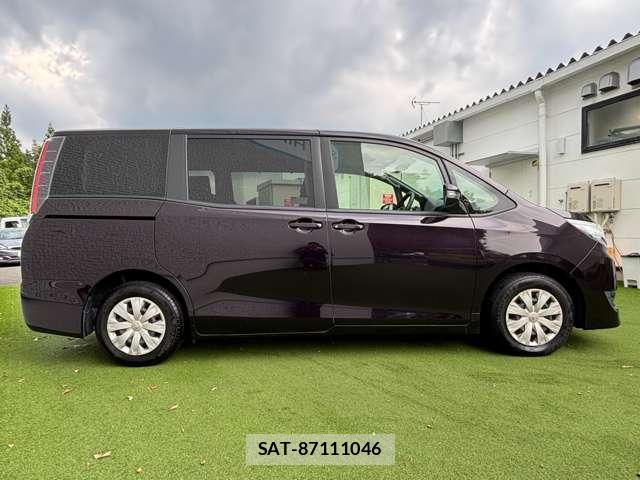Toyota NOAH 2017-09 8285484-14