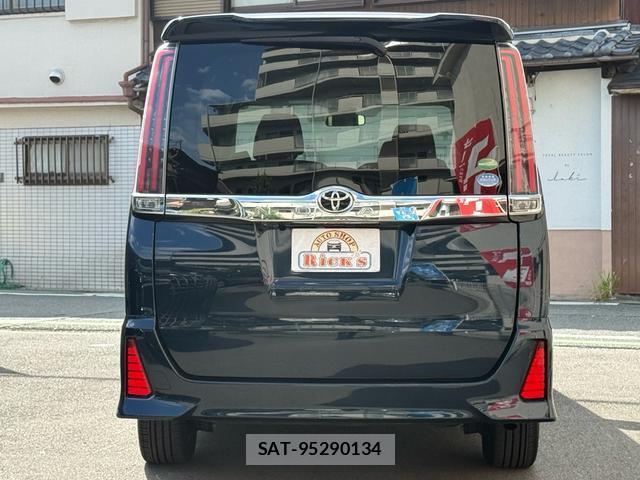 Toyota NOAH 2018-05 8285662-7