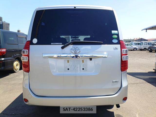 Toyota NOAH 2013-07 8285715-3