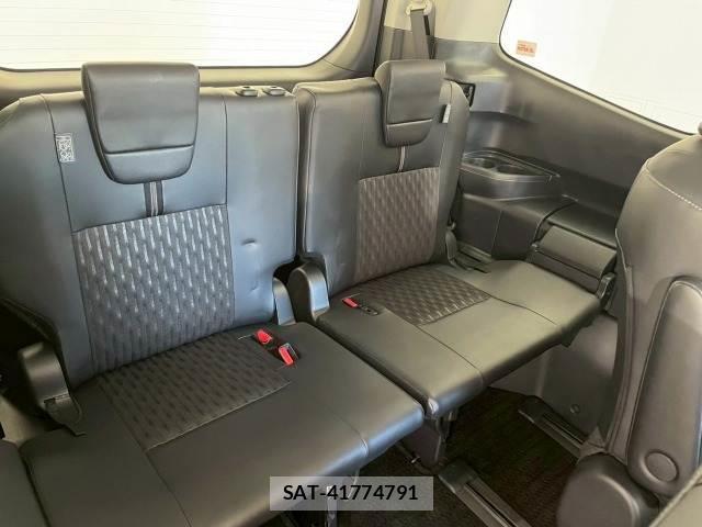 Toyota NOAH 2022-04 8285779-10