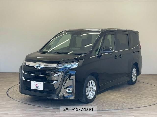 Toyota NOAH 2022-04 8285779-14