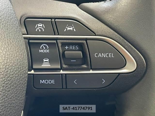 Toyota NOAH 2022-04 8285779-4