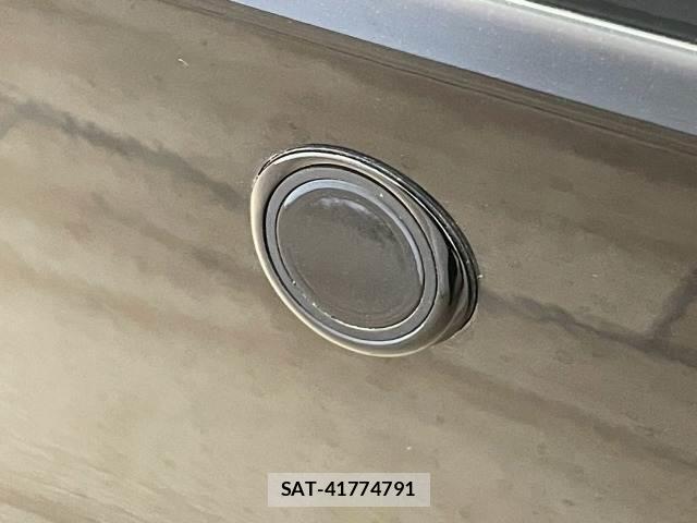 Toyota NOAH 2022-04 8285779-5