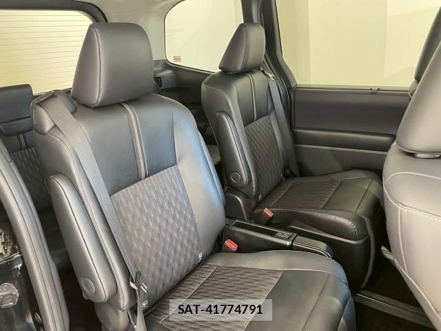 Toyota NOAH 2022-04 8285779-9