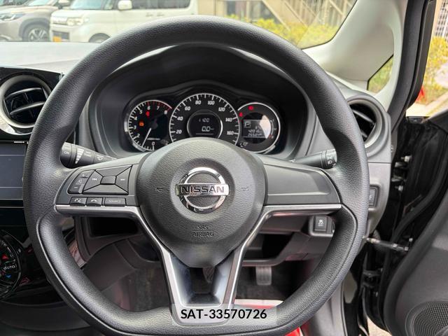 Nissan NOTE 2017-05 8276815-2