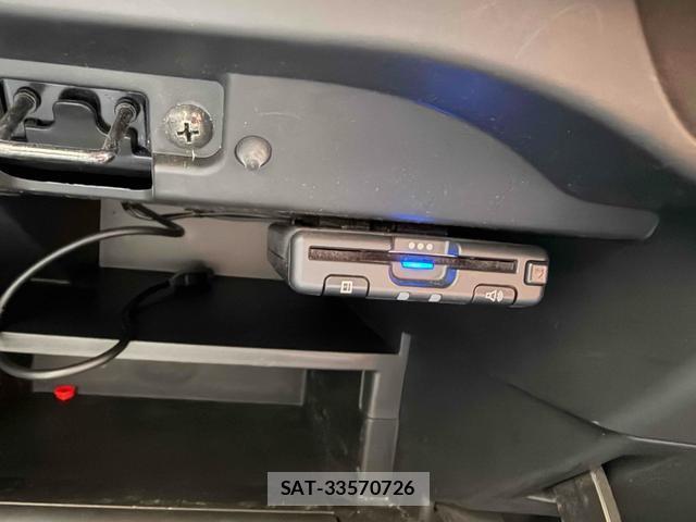 Nissan NOTE 2017-05 8276815-6