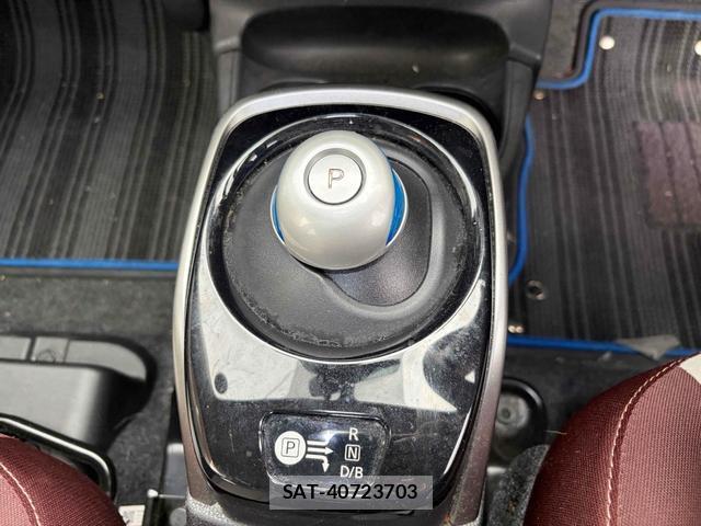 Nissan NOTE 2017-10 8277296-4