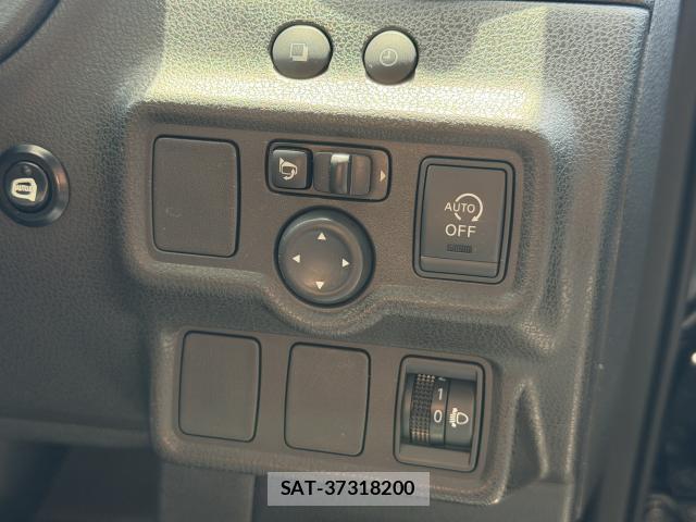 Nissan NOTE 2013-07 8278847-15