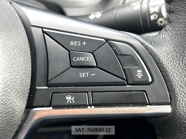 Nissan NOTE 2018-07 8279428-5