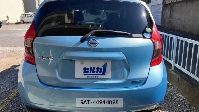 Nissan NOTE 2013-09 8280939-1