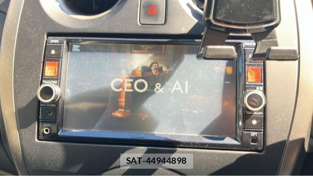 Nissan NOTE 2013-09 8280939-4