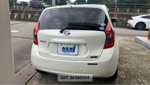 Nissan NOTE 2016-03 8281516-1