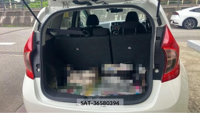 Nissan NOTE 2016-03 8281516-17