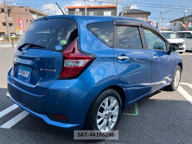 Nissan NOTE 2018-12 8282923-13