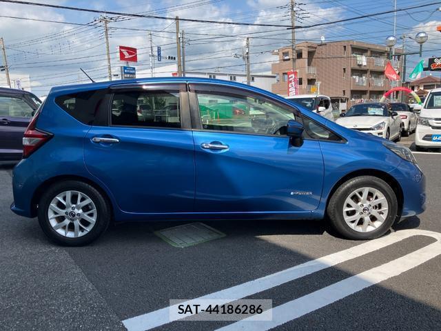 Nissan NOTE 2018-12 8282923-3