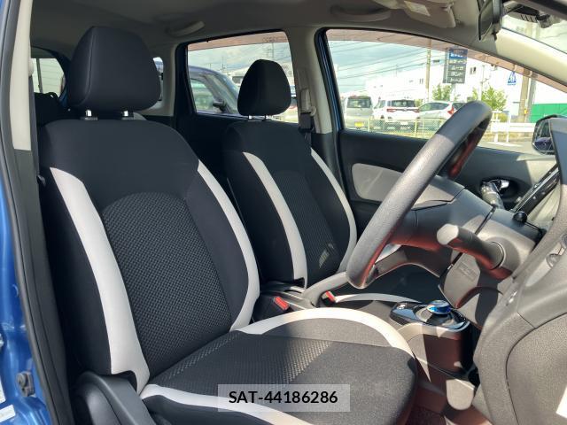 Nissan NOTE 2018-12 8282923-5