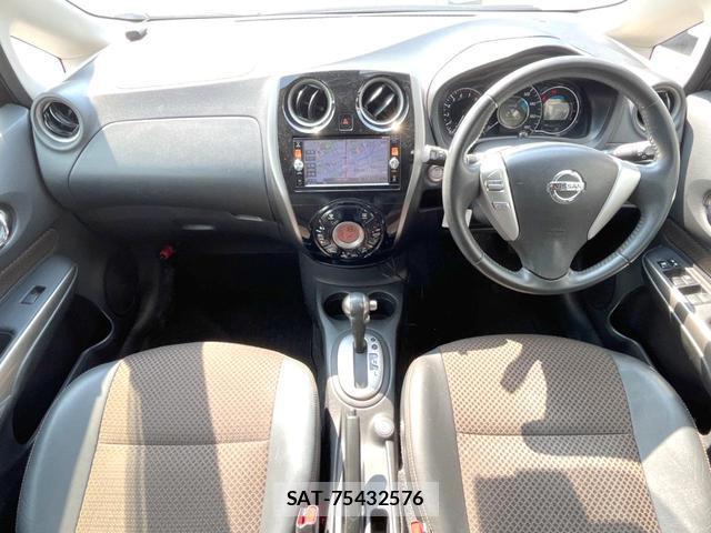 Nissan NOTE 2015-05 8283050-1