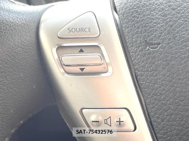 Nissan NOTE 2015-05 8283050-12