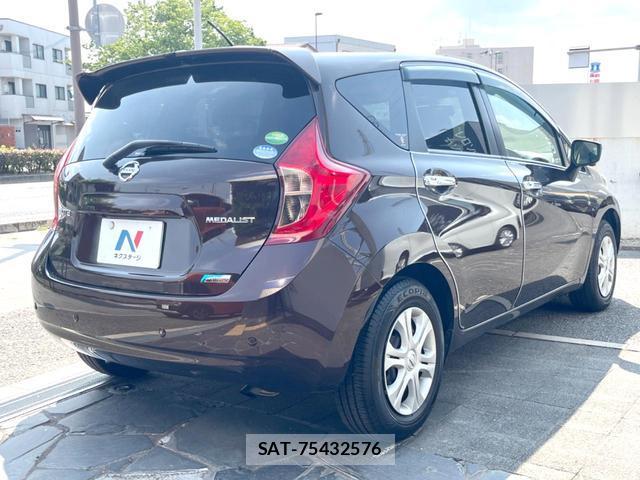 Nissan NOTE 2015-05 8283050-19