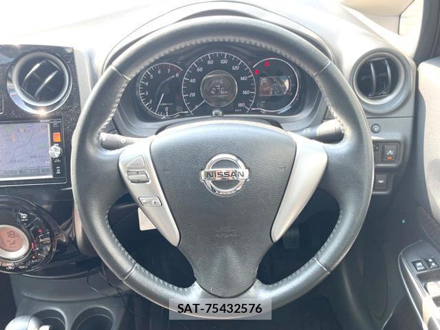 Nissan NOTE 2015-05 8283050-9
