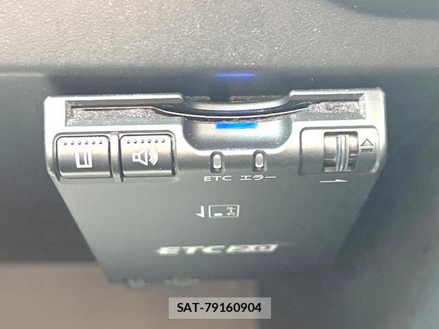 Nissan NOTE 2017-06 8283165-4