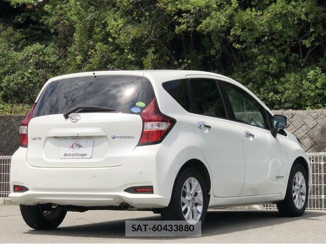 Nissan NOTE 2019-06 8283386-3