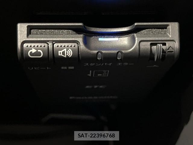 Nissan NOTE 2017-08 8283804-5