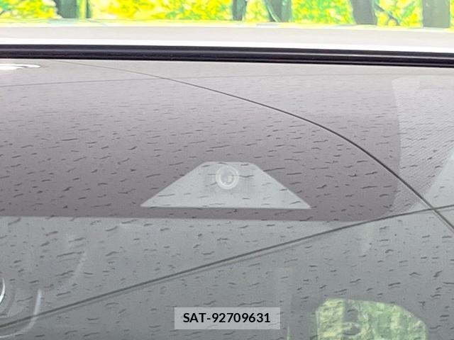 Nissan NOTE 2019-06 8283984-5