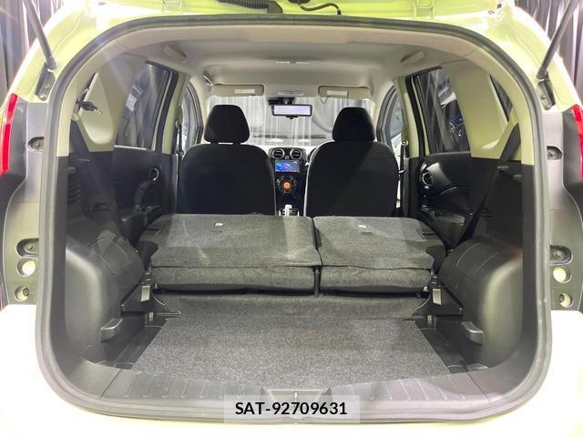 Nissan NOTE 2019-06 8283984-9