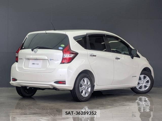 Nissan NOTE 2017-08 8284261-1