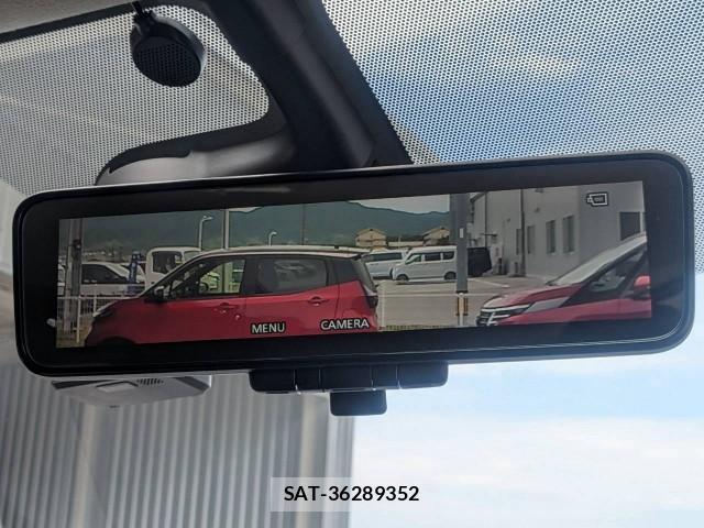 Nissan NOTE 2017-08 8284261-12