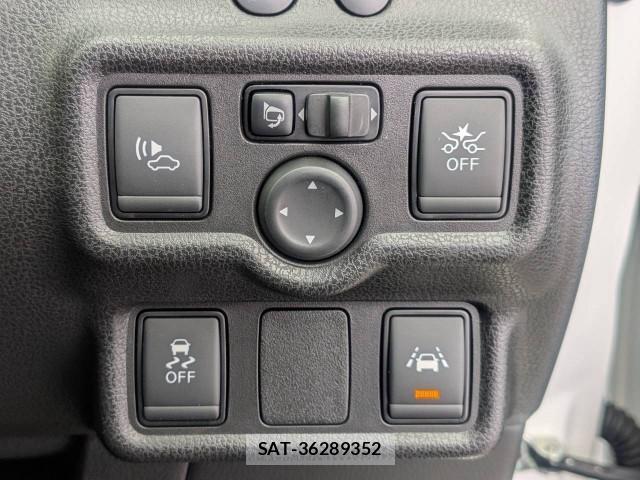 Nissan NOTE 2017-08 8284261-13