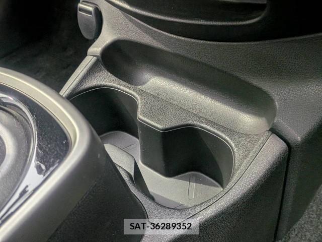 Nissan NOTE 2017-08 8284261-14