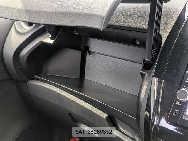 Nissan NOTE 2017-08 8284261-15