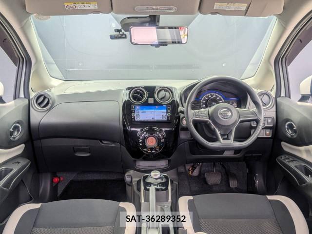 Nissan NOTE 2017-08 8284261-2