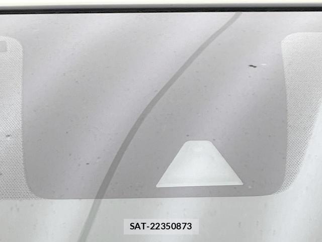 Nissan NOTE 2018-06 8284285-3