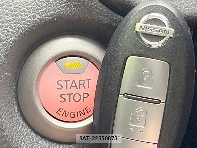 Nissan NOTE 2018-06 8284285-6