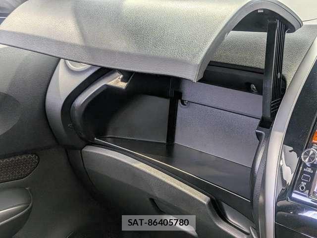 Nissan NOTE 2016-01 8284616-14