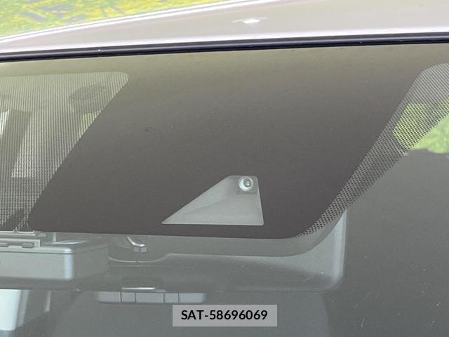 Nissan NOTE 2018-11 8284940-4