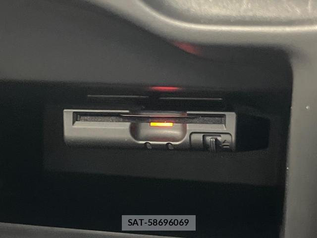 Nissan NOTE 2018-11 8284940-5