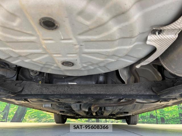 Nissan NOTE 2018-06 8285183-18