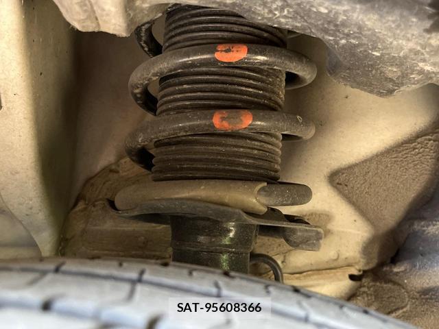 Nissan NOTE 2018-06 8285183-19