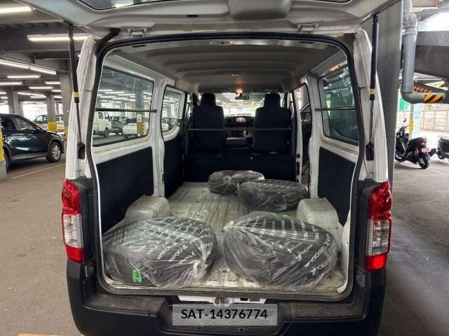 Nissan NV350 Caravan 2021-06 8276864-2