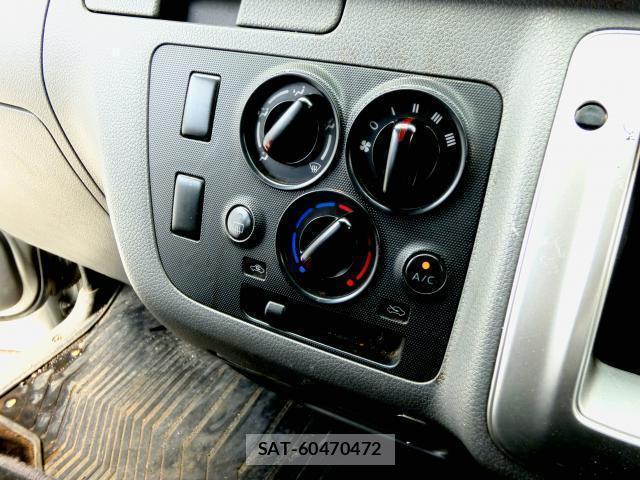 Nissan NV350 Caravan 2015-01 8276944-19