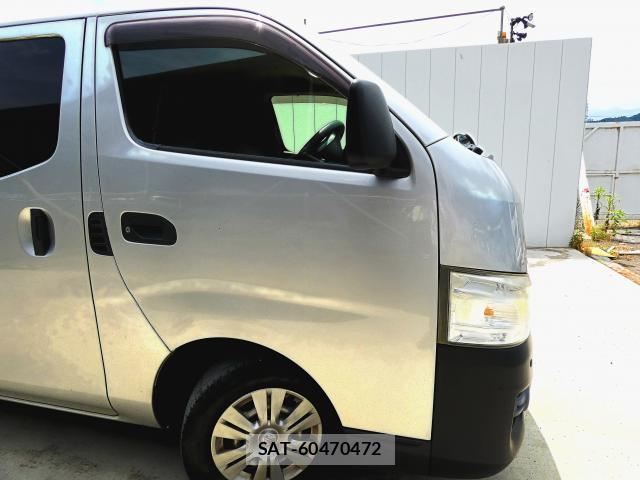 Nissan NV350 Caravan 2015-01 8276944-8